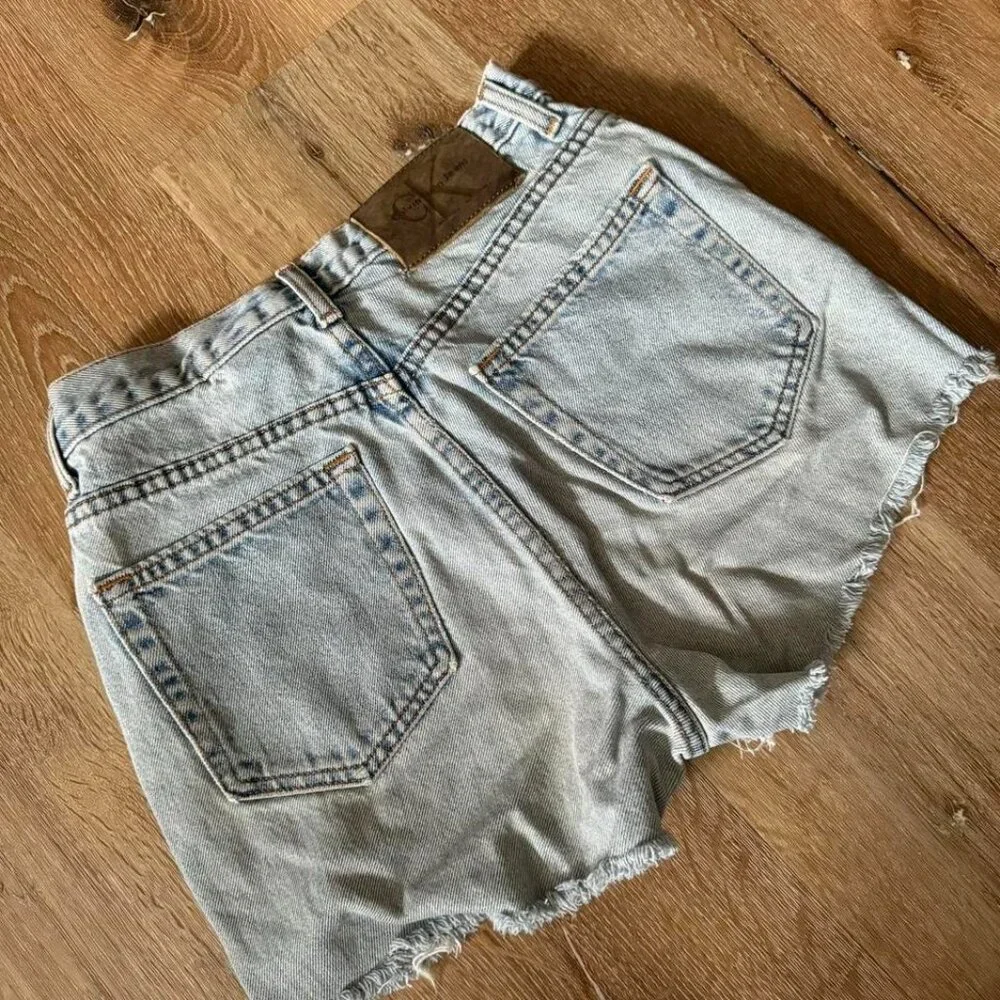 Calvin Klein Vintage High Rise‎ Flat Front Denim Cut Off Jean Shorts Size 4